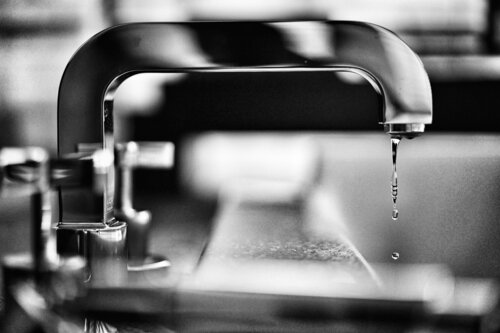 tropfender Design-Wasserhahn tropfender Design-Wasserhahn